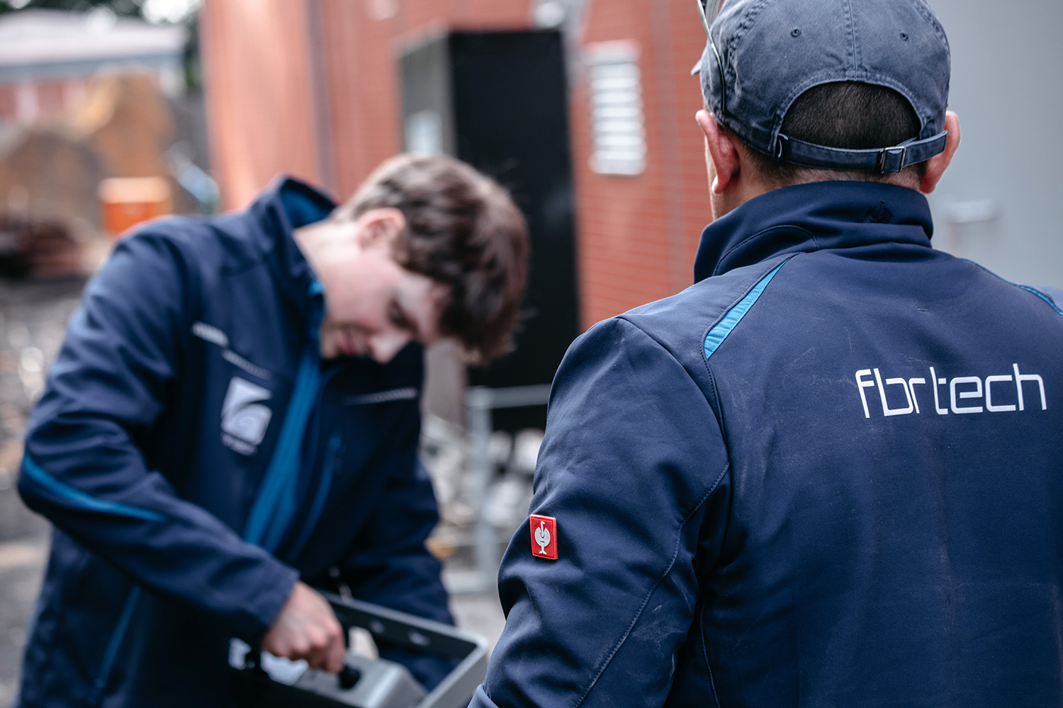 Zuverlässige Elektrotechniklösungen für Industrie, Logistik, Data Center und Energieerzeugung